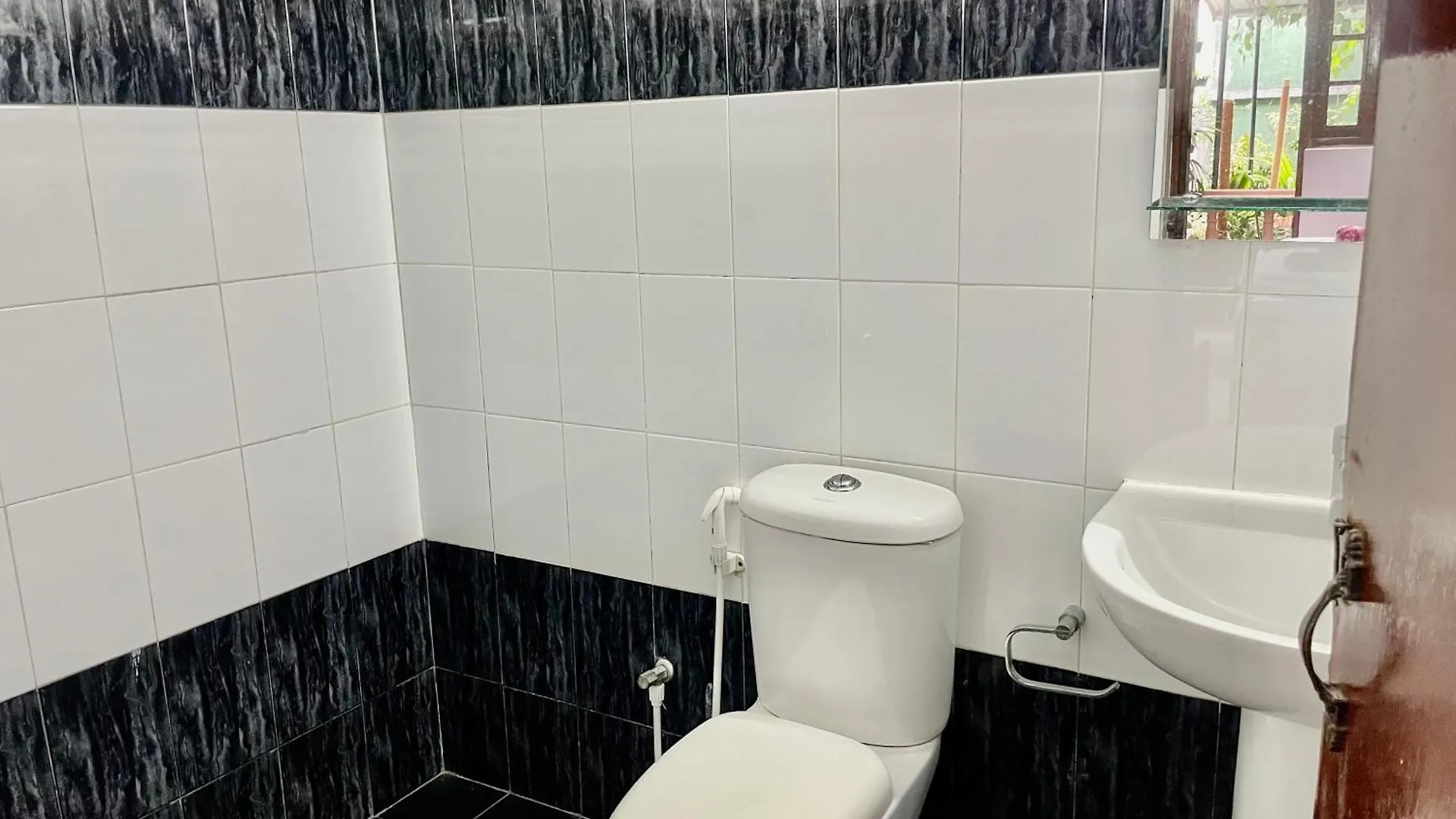 Crystal Lake Resort Κάντι Bed and Breakfast